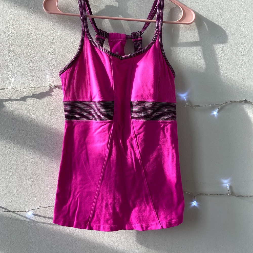 10/$15 ATHLETA Built In Bra Prasada Tank Top size small bright pink color euc